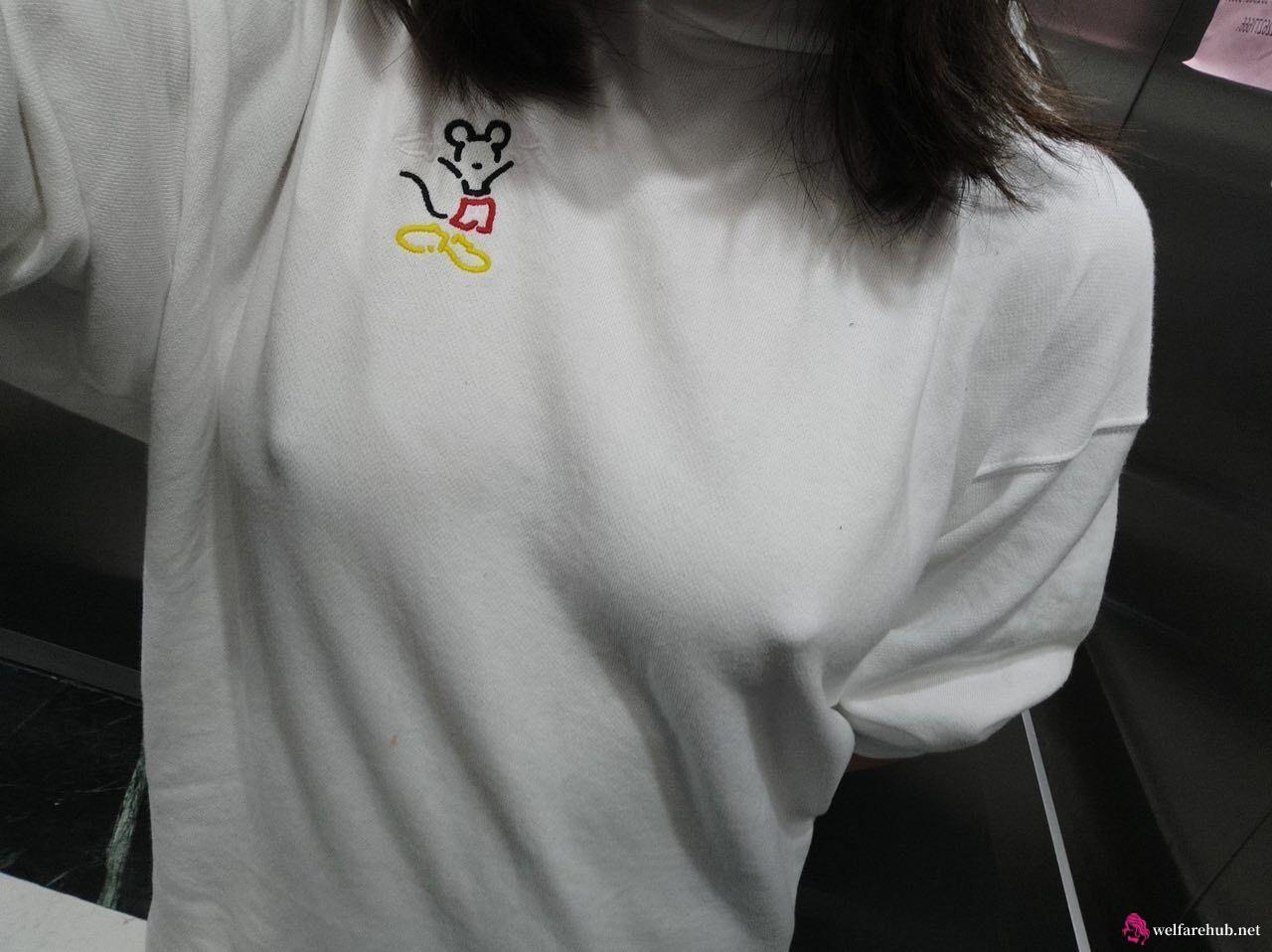 奥田咲仰卧起坐是哪个！空降女兵图片